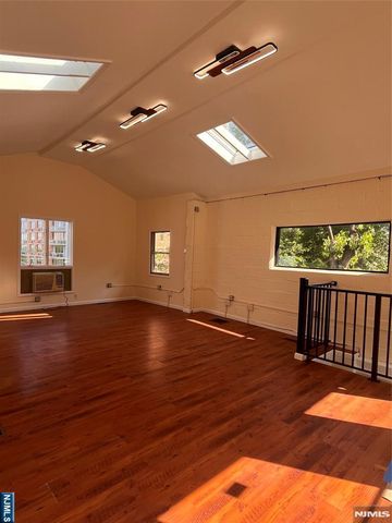 53 Gorge, Edgewater, NJ 07020
