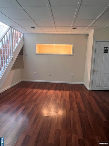 53 Gorge, Edgewater, NJ 07020