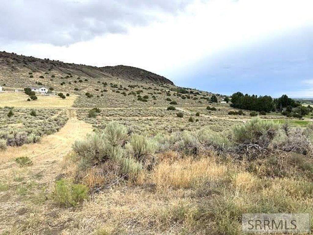Image 2 of property listing at 1030 E Butte Road, Menan, ID 83434