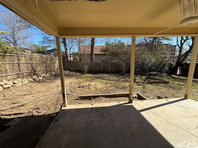 5825 Fairfield Avenue, Shreveport, LA 71106