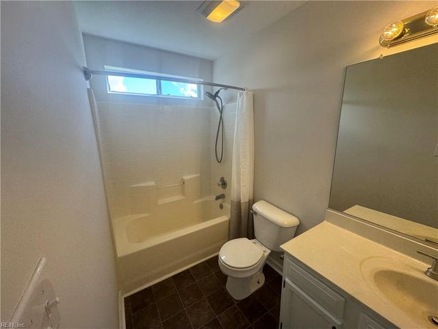 1231 Woods Edge CIR, Suffolk, VA 23434