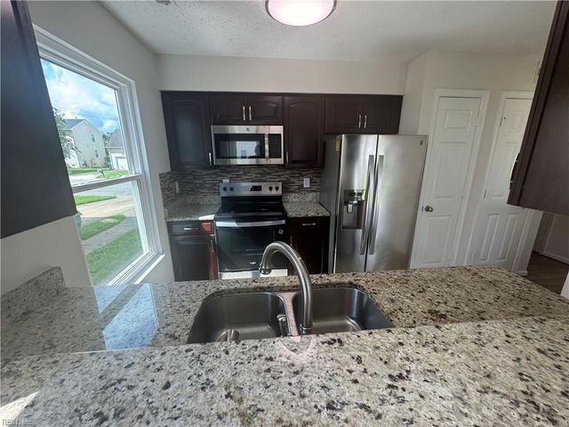 1231 Woods Edge CIR, Suffolk, VA 23434