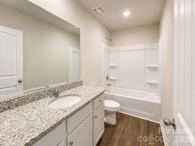 5044 Wolfridge Avenue, Charlotte, NC 28214