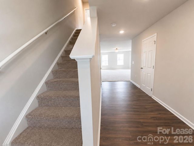 5044 Wolfridge Avenue, Charlotte, NC 28214