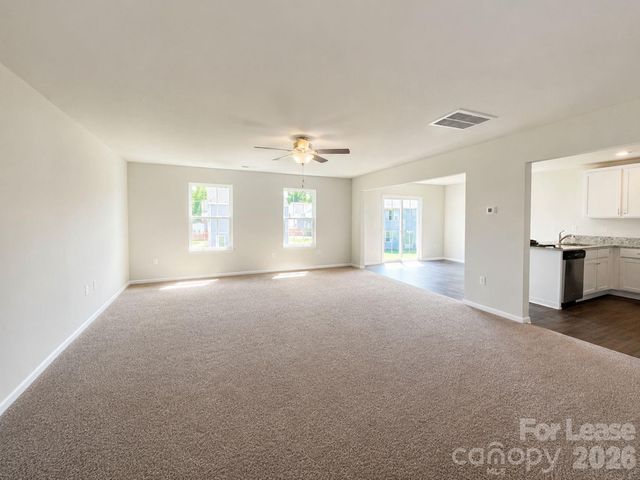 5044 Wolfridge Avenue, Charlotte, NC 28214