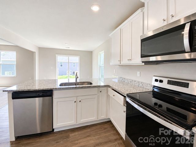 5044 Wolfridge Avenue, Charlotte, NC 28214