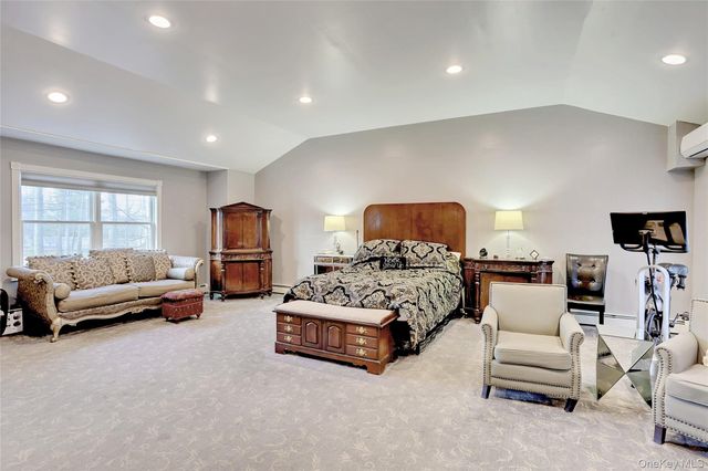 1 Forest Glen Court, Suffern, NY 10901