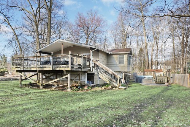 1 Forest Glen Court, Suffern, NY 10901