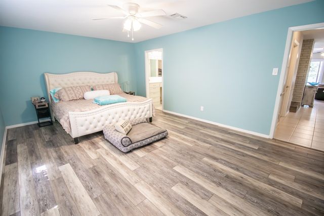 816 Shadowood Dr, Marshall, TX 75672