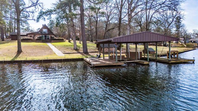 816 Shadowood Dr, Marshall, TX 75672