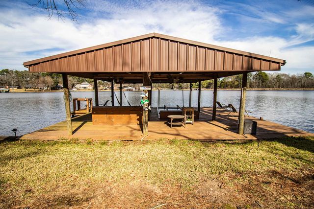 816 Shadowood Dr, Marshall, TX 75672