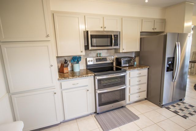 816 Shadowood Dr, Marshall, TX 75672