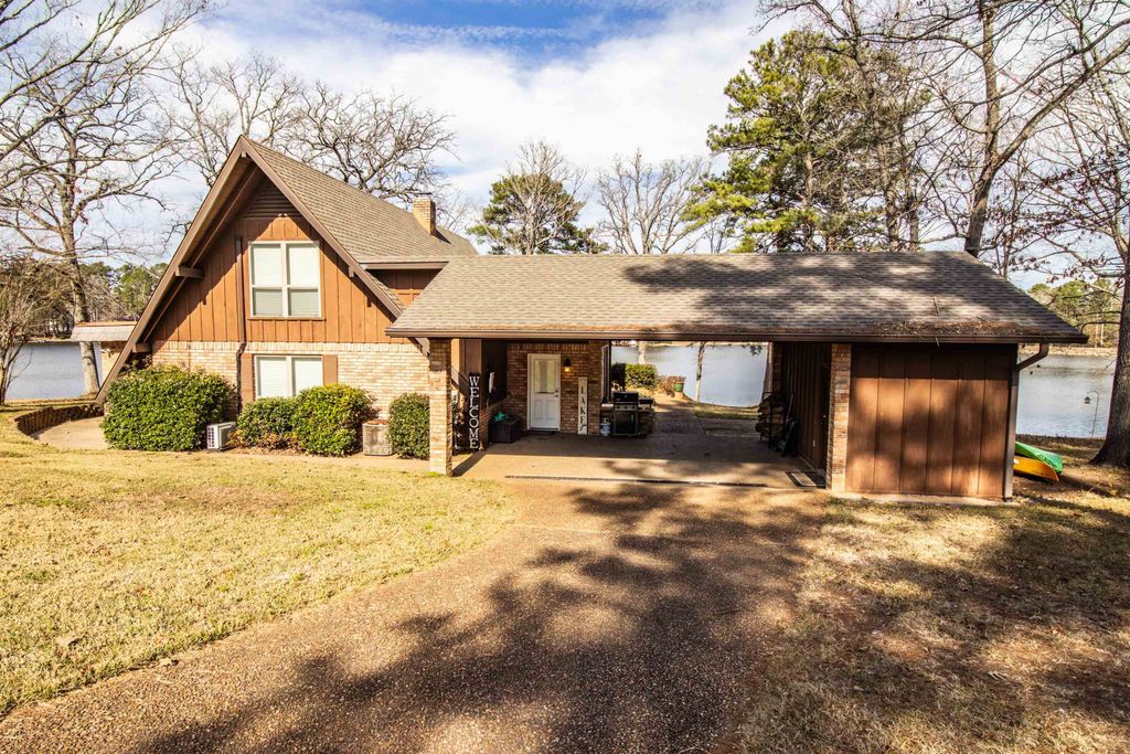 816 Shadowood Dr, Marshall, TX 75672