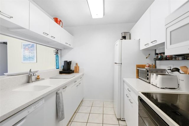 3634 59TH AVENUE W, Bradenton, FL 34210
