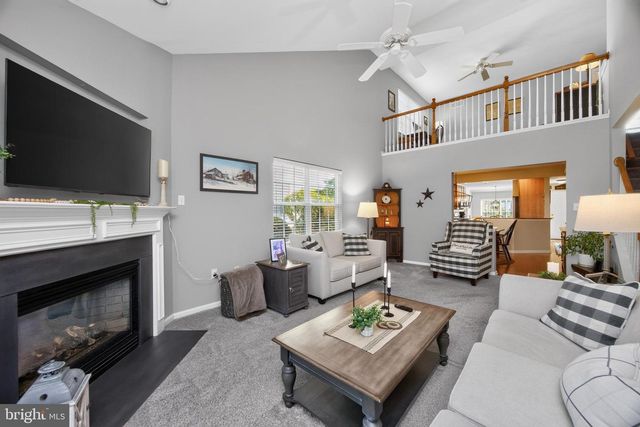 174 WATERFORD LN, Reading, PA 19606