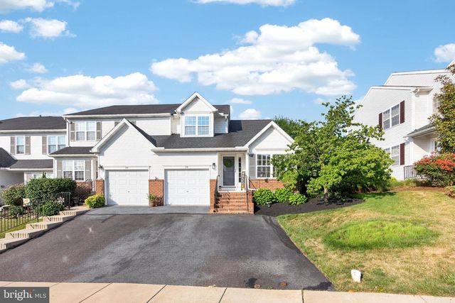 174 WATERFORD LN, Reading, PA 19606