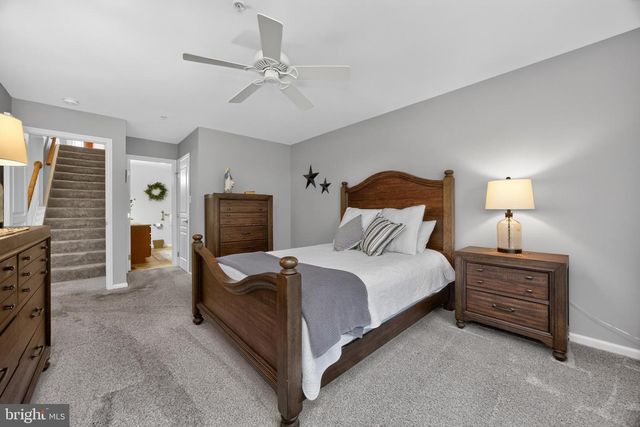 174 WATERFORD LN, Reading, PA 19606