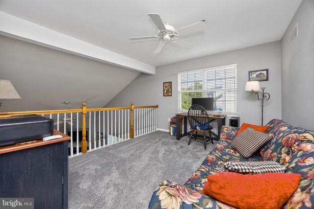 174 WATERFORD LN, Reading, PA 19606