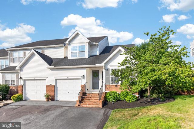 174 WATERFORD LN, Reading, PA 19606