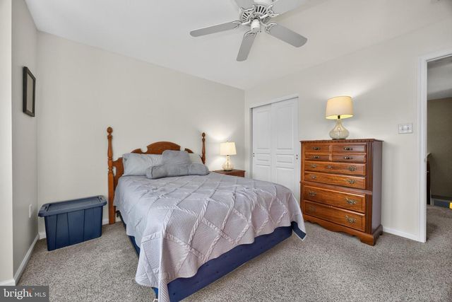 174 WATERFORD LN, Reading, PA 19606