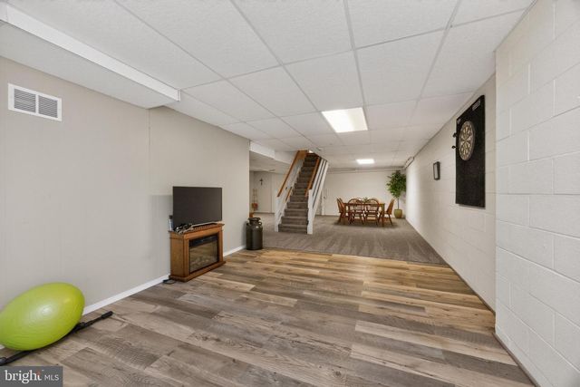 174 WATERFORD LN, Reading, PA 19606
