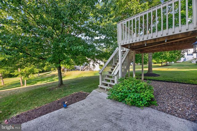 174 WATERFORD LN, Reading, PA 19606