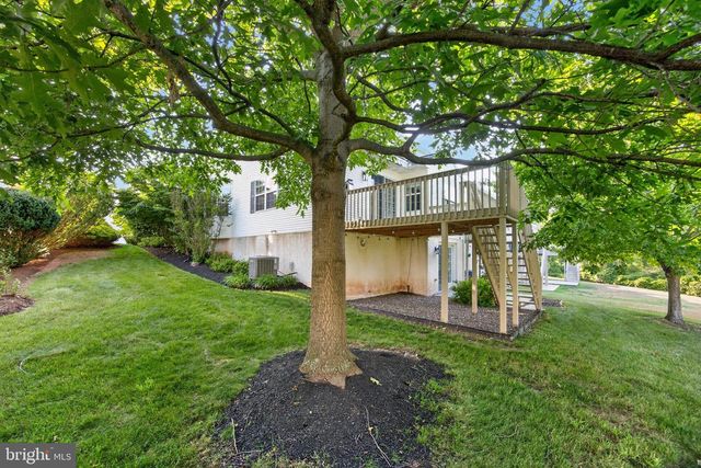 174 WATERFORD LN, Reading, PA 19606