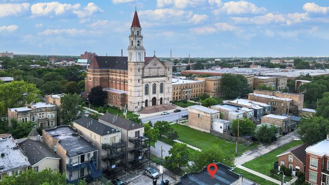 209 S Albany Avenue, Chicago, IL 60612