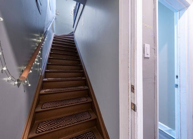 209 S Albany Avenue, Chicago, IL 60612