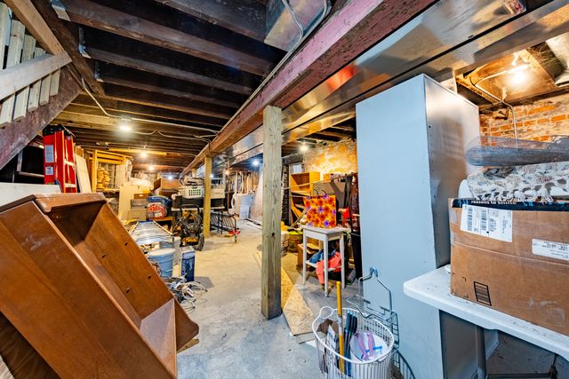 209 S Albany Avenue, Chicago, IL 60612