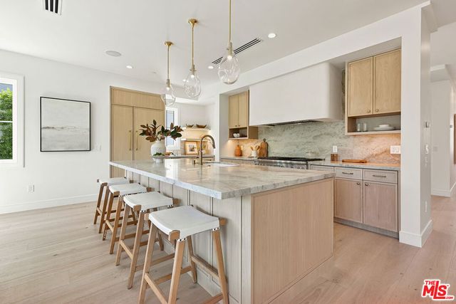 8136 Stewart Avenue, Los Angeles, CA 90045
