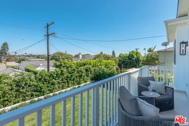 8136 Stewart Avenue, Los Angeles, CA 90045