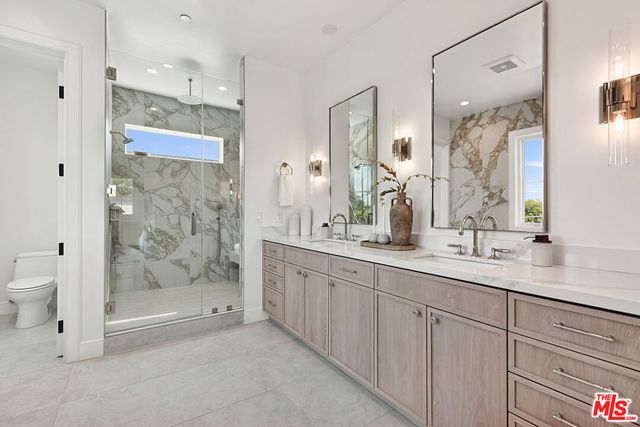 8136 Stewart Avenue, Los Angeles, CA 90045