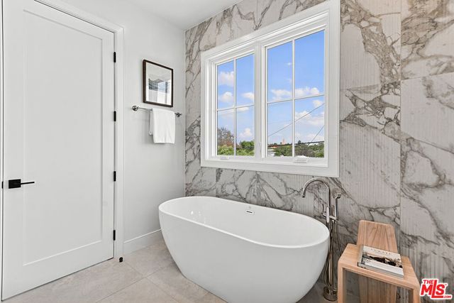 8136 Stewart Avenue, Los Angeles, CA 90045