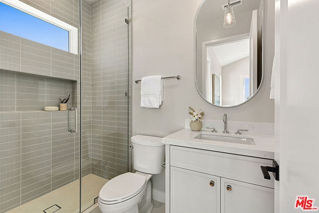 8136 Stewart Avenue, Los Angeles, CA 90045