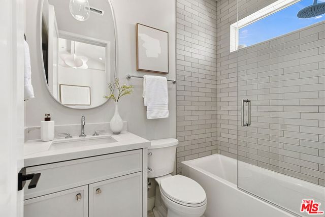 8136 Stewart Avenue, Los Angeles, CA 90045