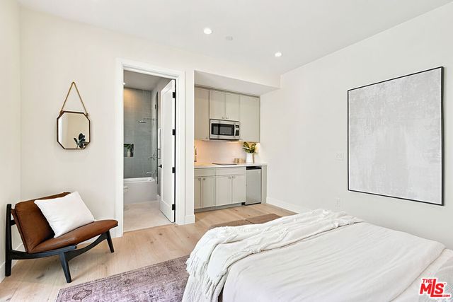 8136 Stewart Avenue, Los Angeles, CA 90045