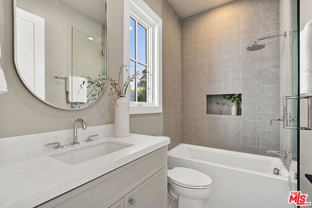 8136 Stewart Avenue, Los Angeles, CA 90045