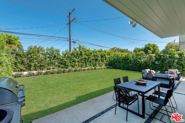 8136 Stewart Avenue, Los Angeles, CA 90045