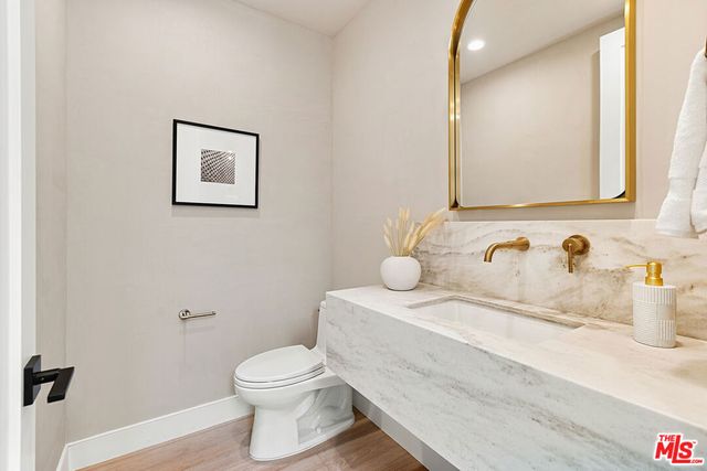 8136 Stewart Avenue, Los Angeles, CA 90045