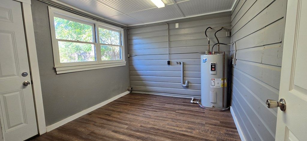 Image 11 of property listing at 2824 W Beauregard Ave, San Angelo, TX 76901