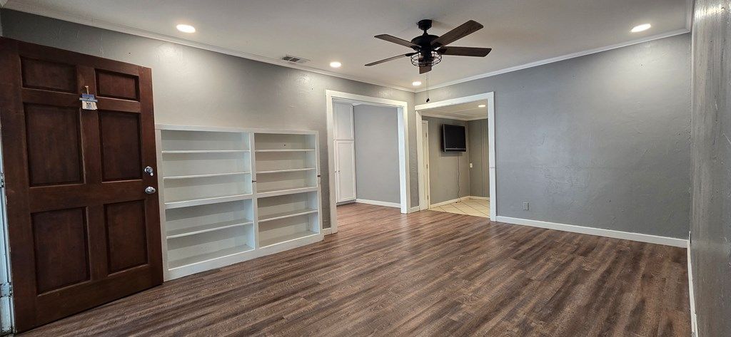 Image 2 of property listing at 2824 W Beauregard Ave, San Angelo, TX 76901