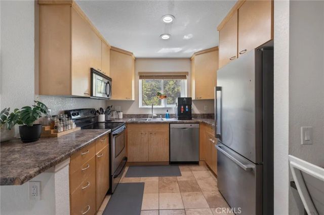 2500 San Gabriel, Corona, CA 92882