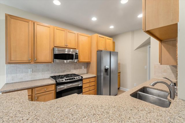 8316 Tyrian Path, North Charleston, SC 29418