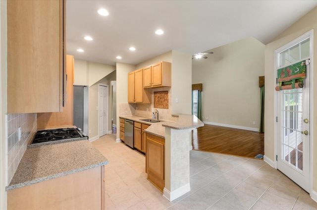 8316 Tyrian Path, North Charleston, SC 29418