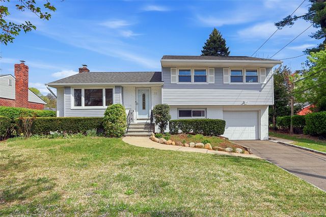 72 Woolsey Avenue, Glen Cove, NY 11542