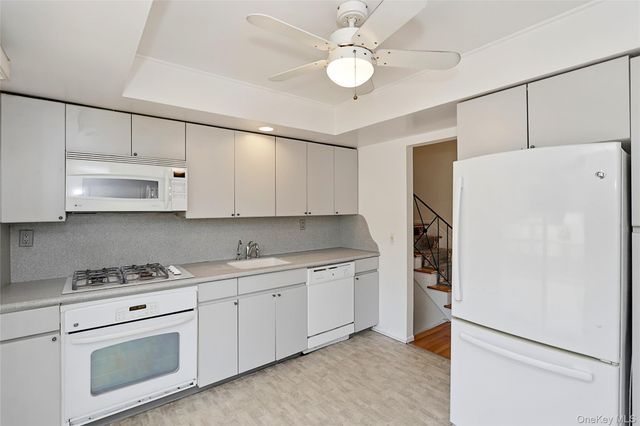 72 Woolsey Avenue, Glen Cove, NY 11542