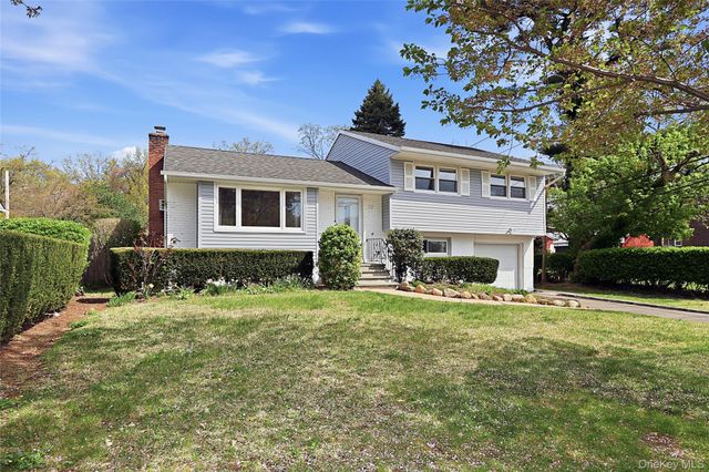 72 Woolsey Avenue, Glen Cove, NY 11542