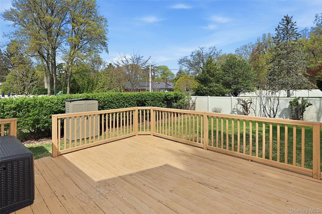 72 Woolsey Avenue, Glen Cove, NY 11542