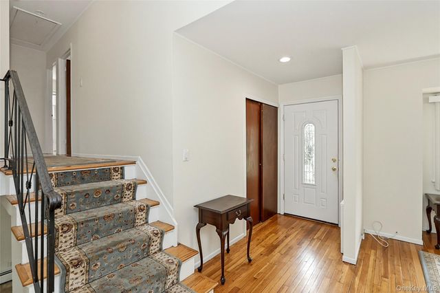 72 Woolsey Avenue, Glen Cove, NY 11542